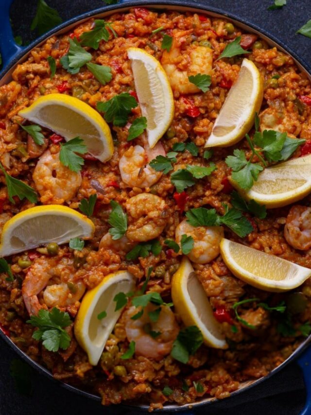 Spicy tomato and seafood paella recipe